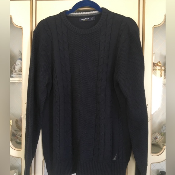 Nautica like new mens blue sweater size L